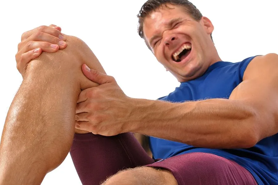 Read more about the article This form of foot discomfort is harmful to the heart, as it is a sign of elevated cholesterol levels.